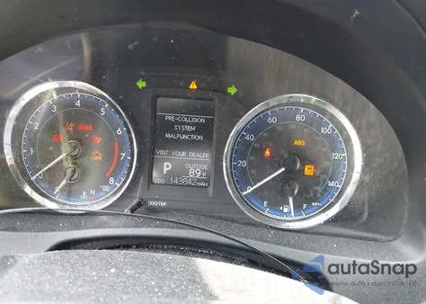 2018 Toyota Corolla Le z USA, uszkodzony, nr VIN 2T1BURHE5JC078895